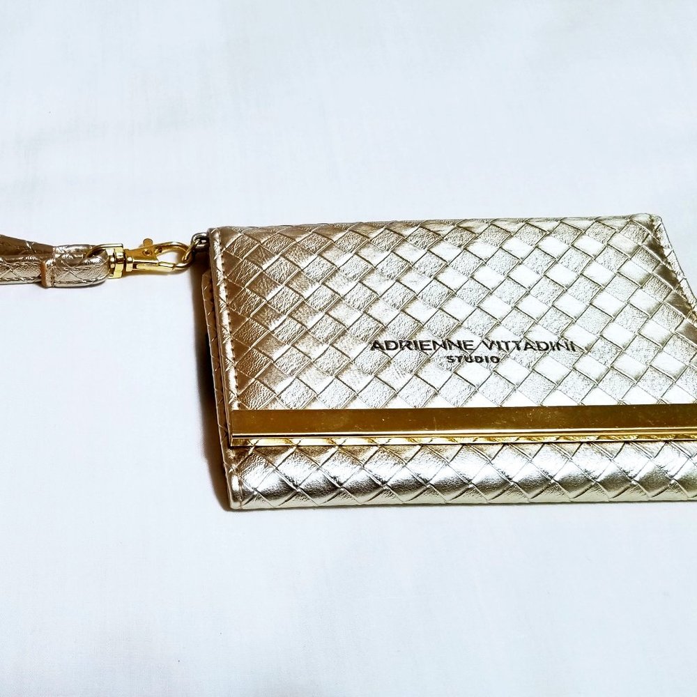 Adrienne Vittadini Studio Phone Wallet / Wristlet Gold Basket Weave